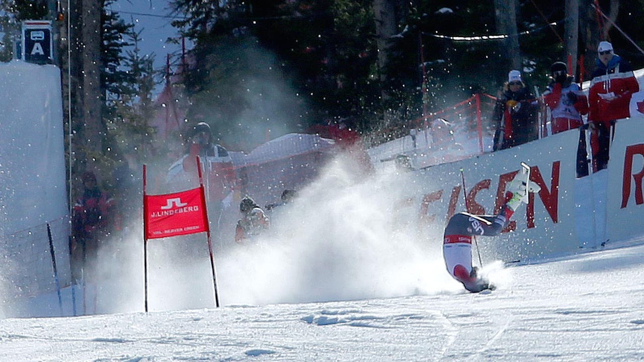 Austria's Reichelt wins super-G at worlds; Bode Miller gashes leg